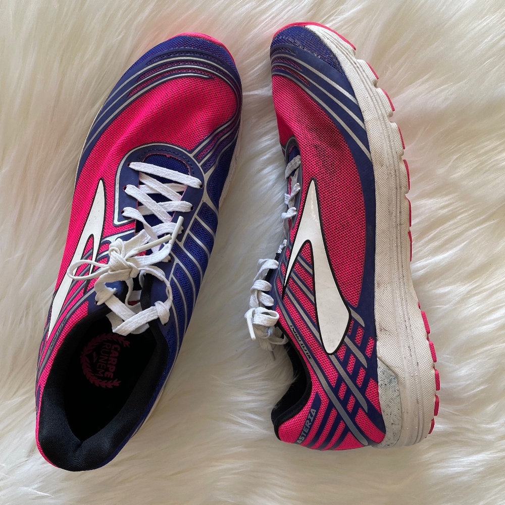 BROOKS Asteria Running Shoes in Purple, White and Pink